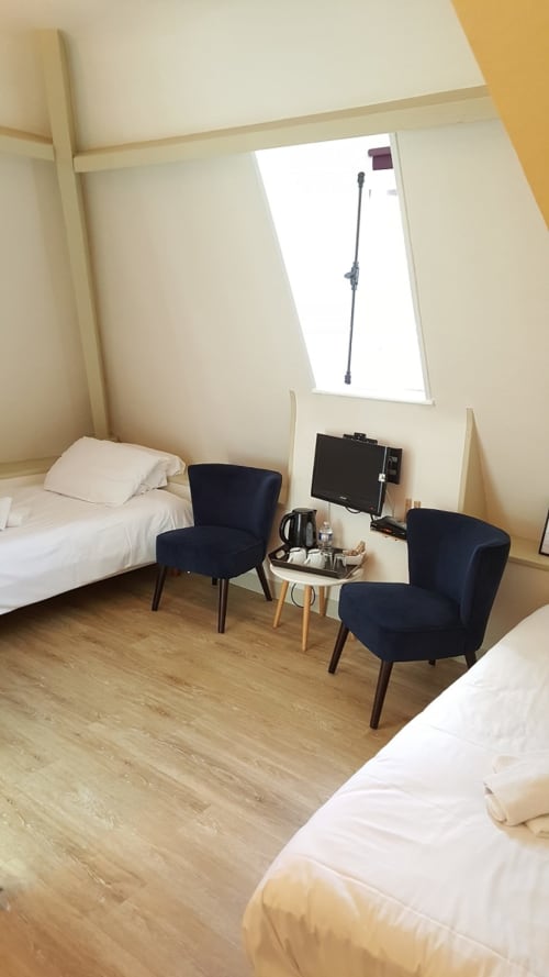 bed and breakfast bayeux - le castel guest house
