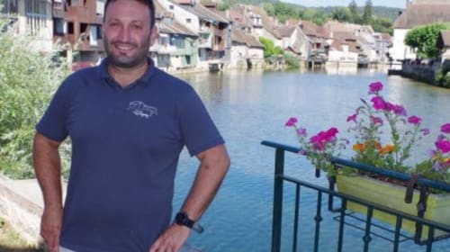 Rencontrez Grégory Lagrange, propriétaire du bar et b&b Les Tanneries