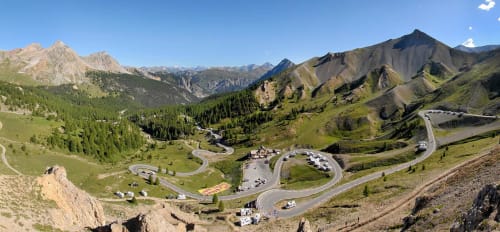 route de la bonnette,col des alpes,moto,velo,tour de france, montagne,jardin,verdure,ciel bleu, vacances,week end, tour de france cycliste,Maison d'hôtes,hotel,hôtels,location,gites,meublé tourisme,chambre d'hote de charme,chambre,suite, chambres d'hôtes barcelonnette, chambres d'hôtes jausiers, chambres d'hôtes le sauze, chambre d'hôtes praloup, chambre d'hôtes méolans-revel,chambres d'hôtes saint paul sur ubaye, chambres d'hôtes saint pons, chambres d'hôtes ubaye serre poncon, chambres d'hôtes serre ponçon.