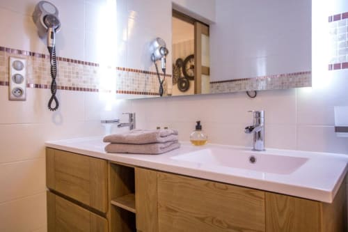 Vacances en chambre d'hôtes avec salle de bain privée en pleine nature, Côte d'Azur | Domaine les Cigales