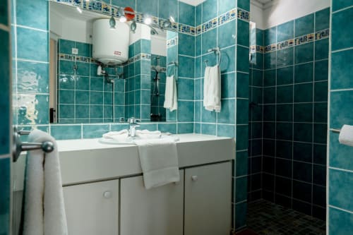 salle de bain bleue - voyage à Saint Martin en famille 