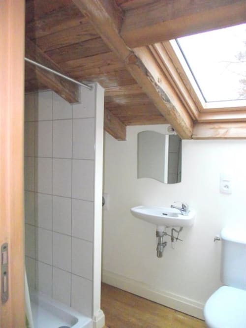 salle de bain lumineuse- Domaine le Mathi