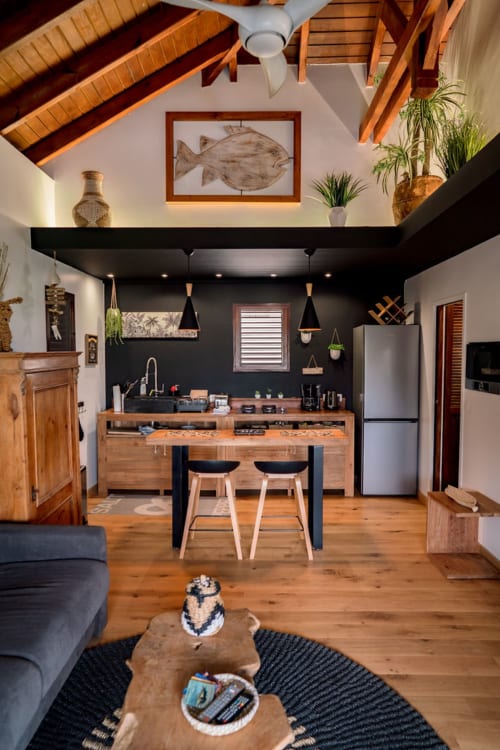 large studio with fitted kitchen - oyster pond balconies