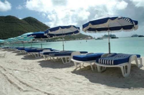 sint maarten beach - vacation in the Antilles