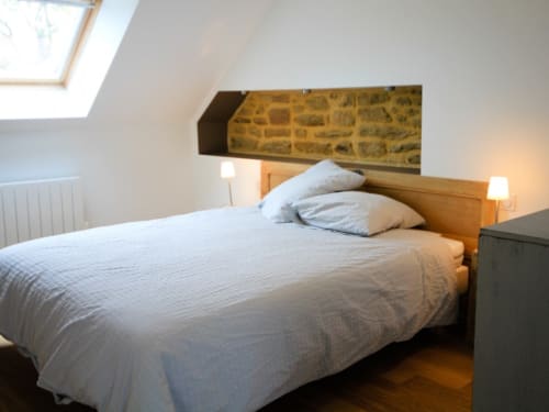 inspiration chambre - mur de pierre - gîtes La Ferm'h