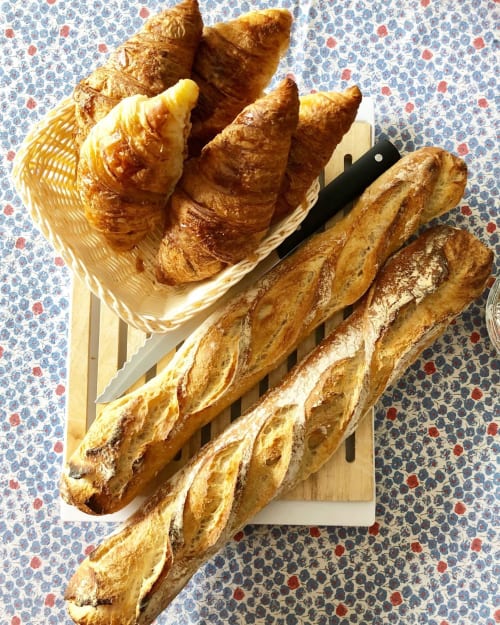 Maisons d'hôtes Les Olivanies - petit-déjeuner - croissants - baguettes - Épernay 