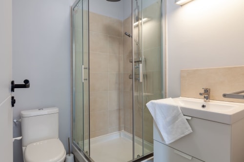 salle de douche - logement famille Martinique 