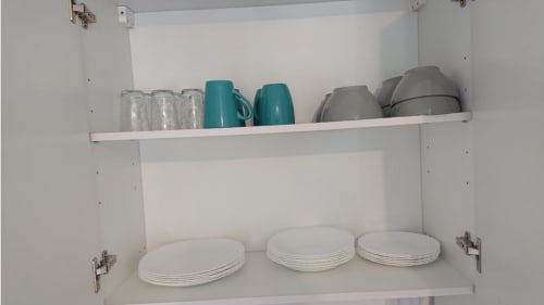 Vaiselle, cuisine, appartement Mayotte. 