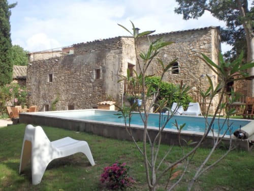 rental with pool near Avignon