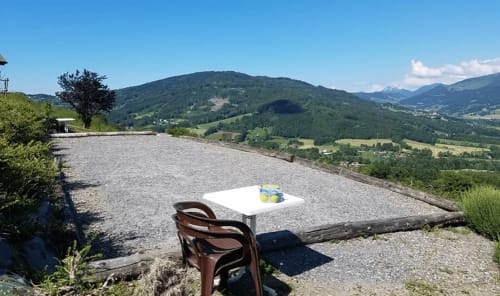 Terrain de pétanque, Boëge, France.