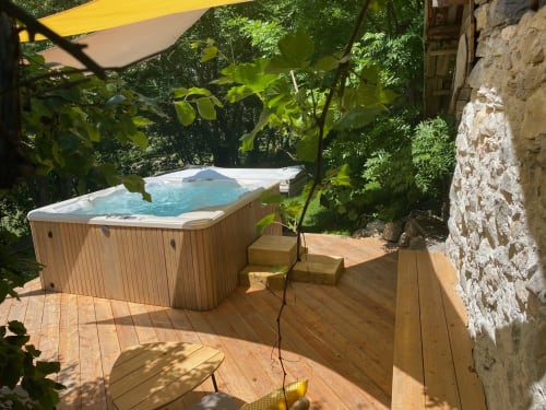 Bain a remous, montagne,jardin,verdure,ciel bleu, vacances,week end, tour de france cycliste,Maison d'hôtes,hotel,hôtels,location,gites,meublé tourisme,chambre d'hote de charme,chambre,suite, chambres d'hôtes barcelonnette, chambres d'hôtes jausiers, chambres d'hôtes le sauze, chambre d'hôtes praloup, chambre d'hôtes méolans-revel,chambres d'hôtes saint paul sur ubaye, chambres d'hôtes saint pons, chambres d'hôtes ubaye serre poncon, chambres d'hôtes serre ponçon.