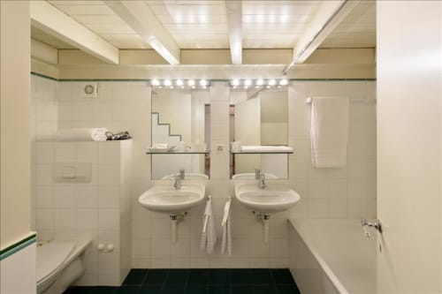 Nuit tranquille à l'hôtel en Suisse, à Rolle
