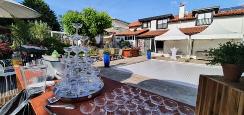 Cocktail au bord de la piscine. Domaine de Millox. Chambres d'hôtes. Pays Basque. Landes.