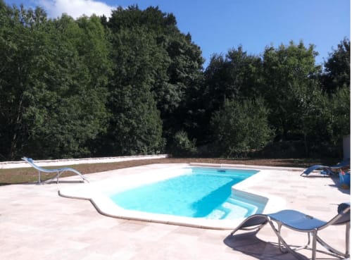 Bed and breakfast with swimming pool in the Jura | La Tour Charlemagne
