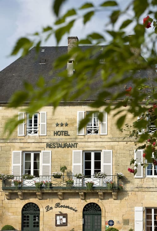 Hotel Restaurant in the centre of Montignac - Hôtel la Roseraie