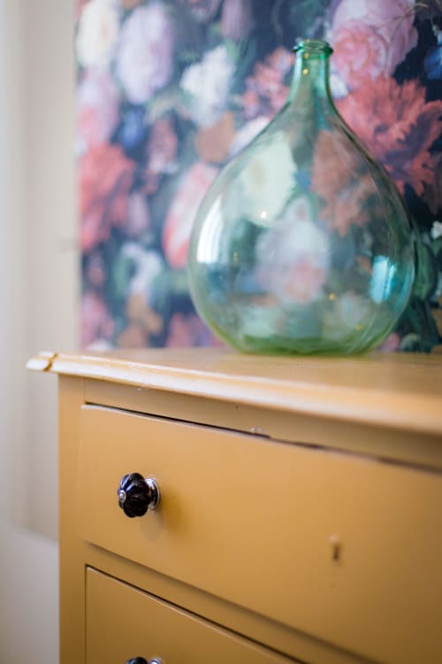 cottage of olivanies in champagne - decoration - flea market - flowery wallpaper - double room 