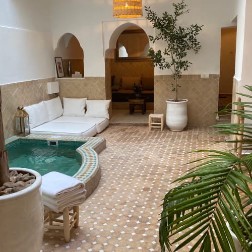 salon avec piscine - riad ajarif