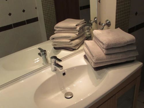 salle de bain avec douche privée - reserver au royal Palmeraie 