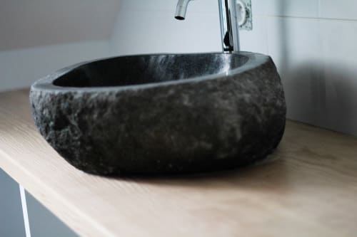 lavabo en pierre - inspiration salle de bain - Location LA Fem'h 