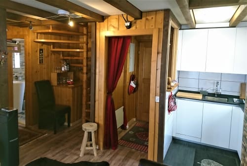 grand salon du chalet - location à Mase en suisse 