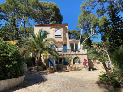 la Villa Art Deco vue du jardin