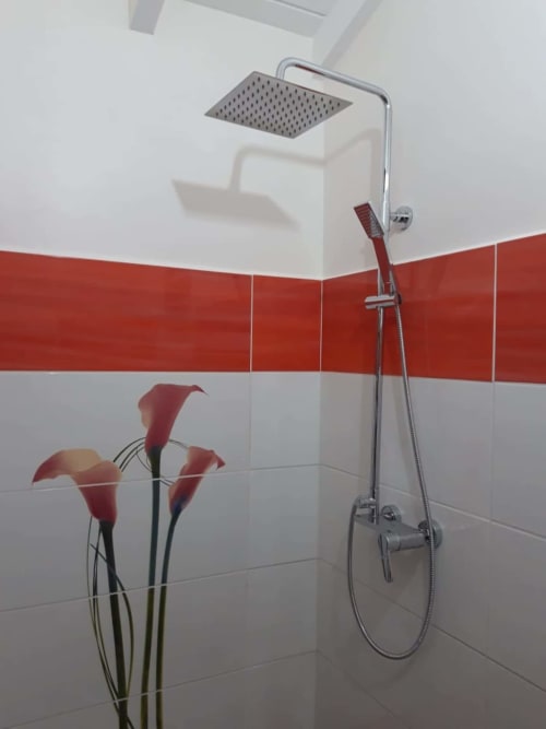 Douche à l'Italienne, Bungalow, Ô Ti Jacko, Le Gosier, Guadeloupe. 
