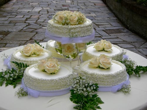 Torte nunziali - Villa Scati B&B e appartamenti | Melazzo, Piemonte - parcheggio, piscina e palestra, massaggi, ristorante, cantine, bar, ricevimenti, matrimoni, eventi 