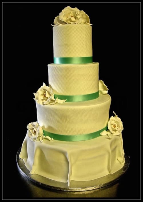 Torte nunziali - Villa Scati B&B e appartamenti | Melazzo, Piemonte - parcheggio, piscina e palestra, massaggi, ristorante, cantine, bar, ricevimenti, matrimoni, eventi 