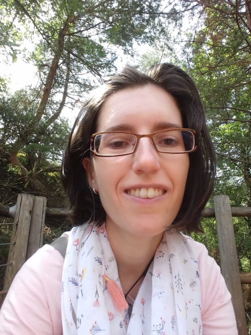 Lydie donne son avis sur ses cours de yoga au gîte chante cristal