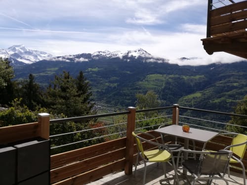 Enjoy a holiday in the mountain valleys of Auvergne-Rhône-Alpes
