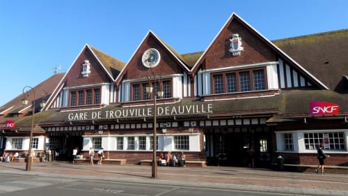 La gare de Trouville Deauville, se rendre à Honfleur par le train.