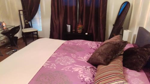 Lit double, chambre deux personnes, Au p'tit bonheur, Vaud, Suisse.