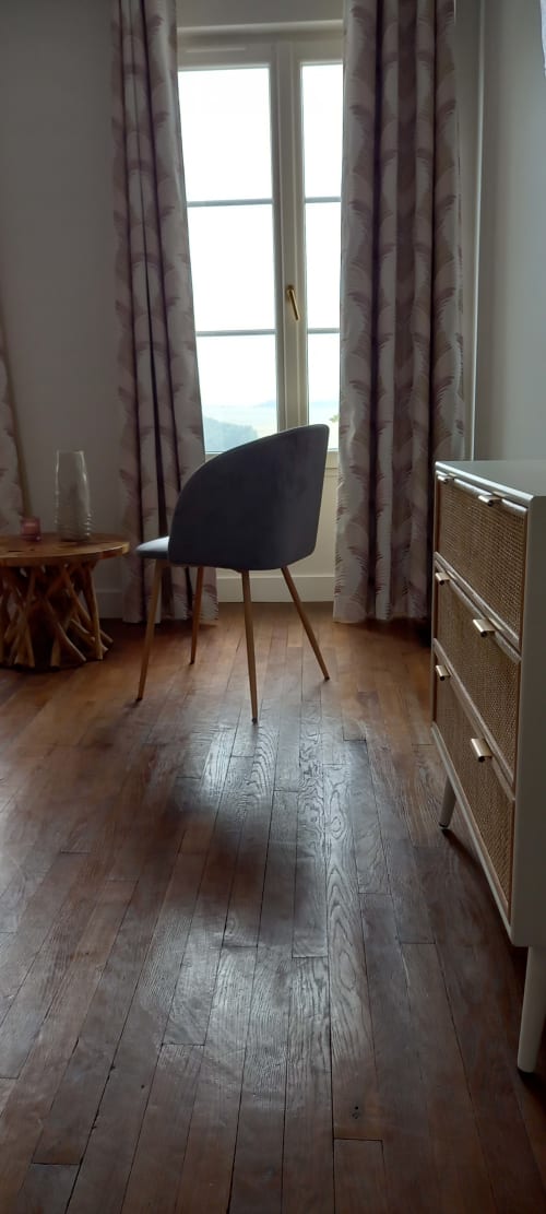 Demeure de la Garenne. Chambre "Clé des Champs". Chambres d'hôtes. Montmirail. Tourisme en Champagne. Bed and breakfast. Hôtels. Hotel. Piscine. Swingpool. Maison bourgeoise. Nature. Parc. Jardin. Location à la nuit. Maison d'hôtes dans Marne. 