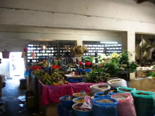 marché ambodifotatra sacs legumes fruits nosy boraha 