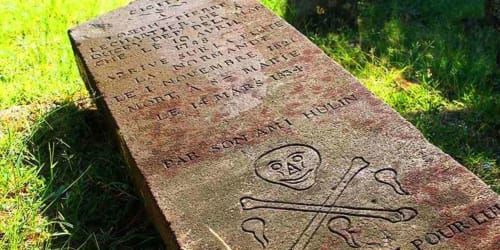 cimetiere des pirates tombes ambodifotatra nosy boraha ile sainte marie madagascar william kidd la bigorne thomas tew
