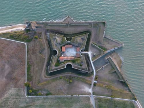 visiter l'île de ré - fort de la crée - Le Clos Des Vieux Moulins
