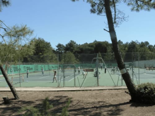 ou faire du tennis à l'île de ré - Le Clos Des Vieux Moulins