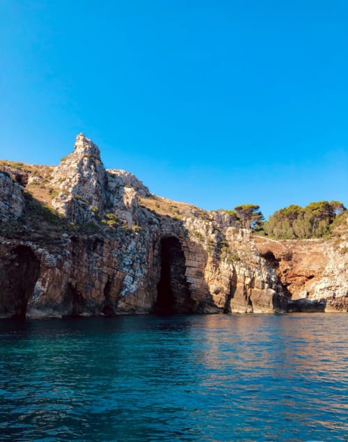 Dramatic rocky coastline with sea caves at Castellammare del Golfo, Sicily - Casa Vacanze Del Golfo