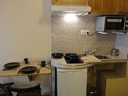 private studio near Paris - 3 people - studio with kitchenette - Residence Molière in Montrouge
