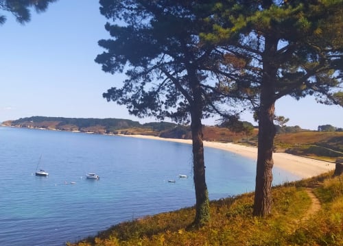 Baie des Grands sables à proximité des maisons de Kerdavid'île - vos vacances entre amis ou en famille à Belle île en mer