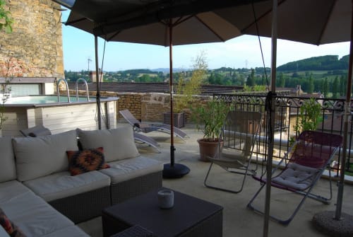 bed and breakfast with large terrace near Lyon - Les Terrasses Dorées in Beaujolais