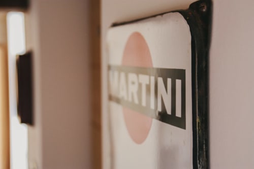 Enseigne Martini aux Chambres d'hôtes Saint Jean, un gîte à Nogent le Rotrou, France