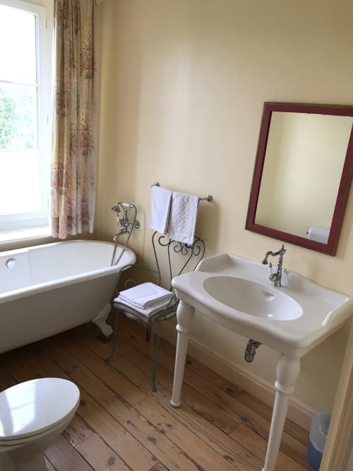 Chambre d'hôtes de charme avec salle de bain à Paluel | Le Domaine de Bertheauville