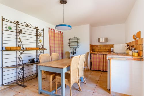 chambre avec accès à la cuisine - La Petite Aiguebonne