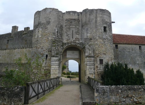 Visites aux alentours des Arches de Muschamp, Indre et Loire, France. 