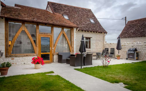 Arc-en-ciel, patio extérieur, mobilier de jardin, Indre et Loire.