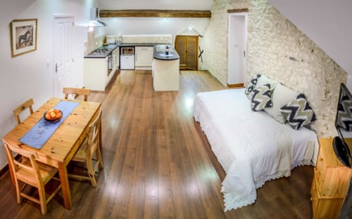 L'Arc de Charme, modern flat, Les arches de Muschamp. 