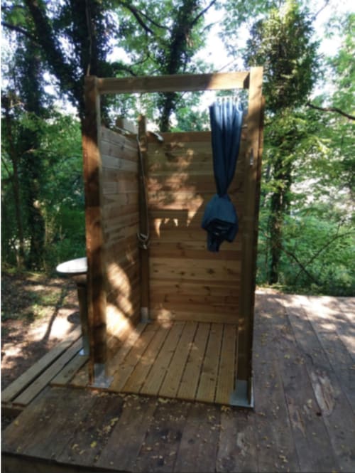 Toilettes sèches extérieures - proche Digne les Bains | Mas des Pins