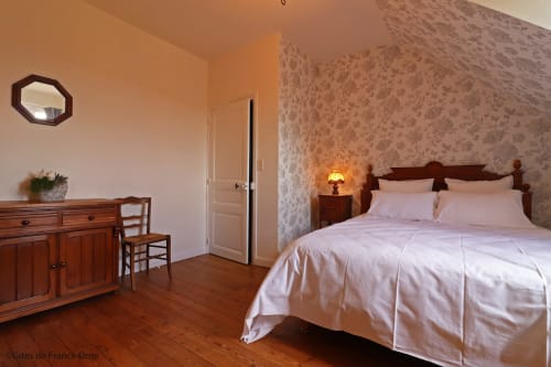 Chambre double, domaine des Thomins, Cisai Saint-Aubin. 
