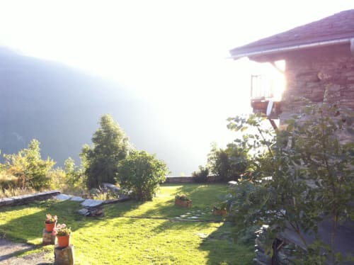 Profitez d'une maison de campagne avec grand jardin sur la montagne